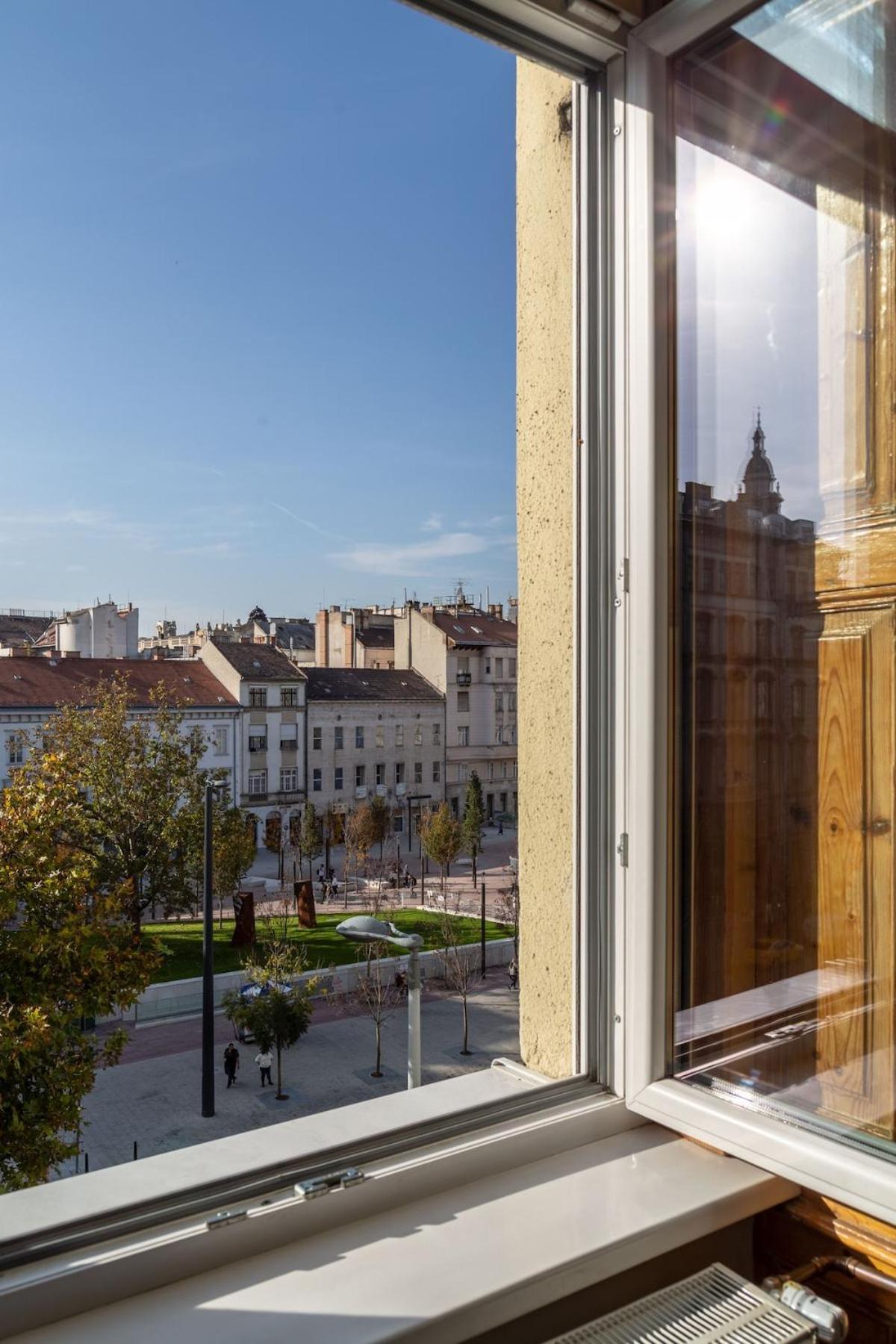 The Address Budapest Exterior photo